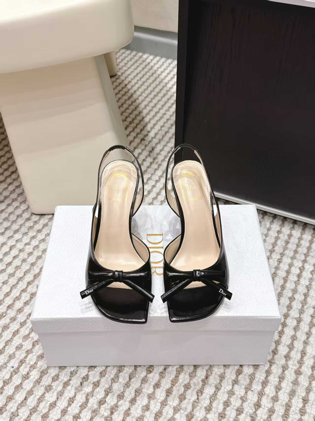 ua D10r bow heeled slingback sandal