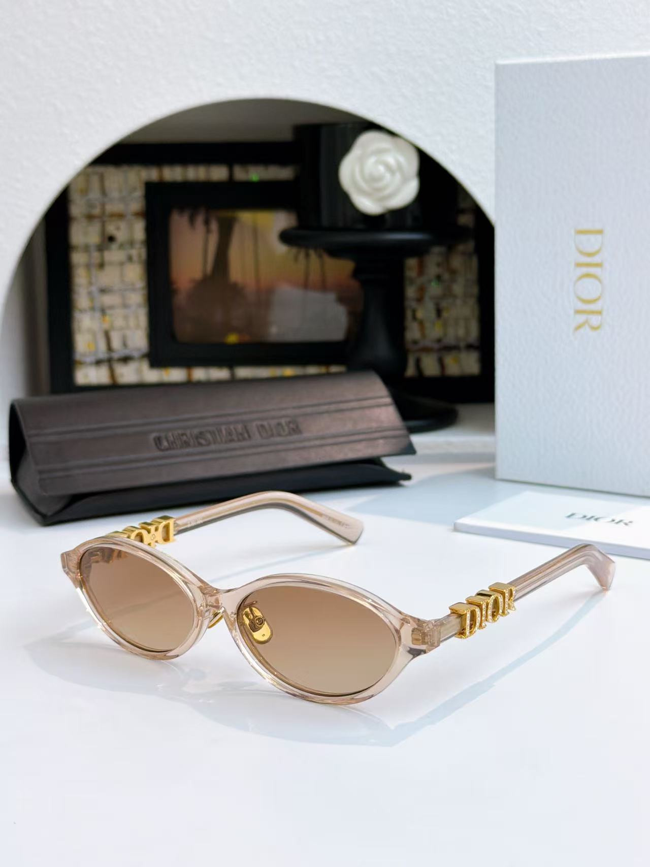 D10r glasses