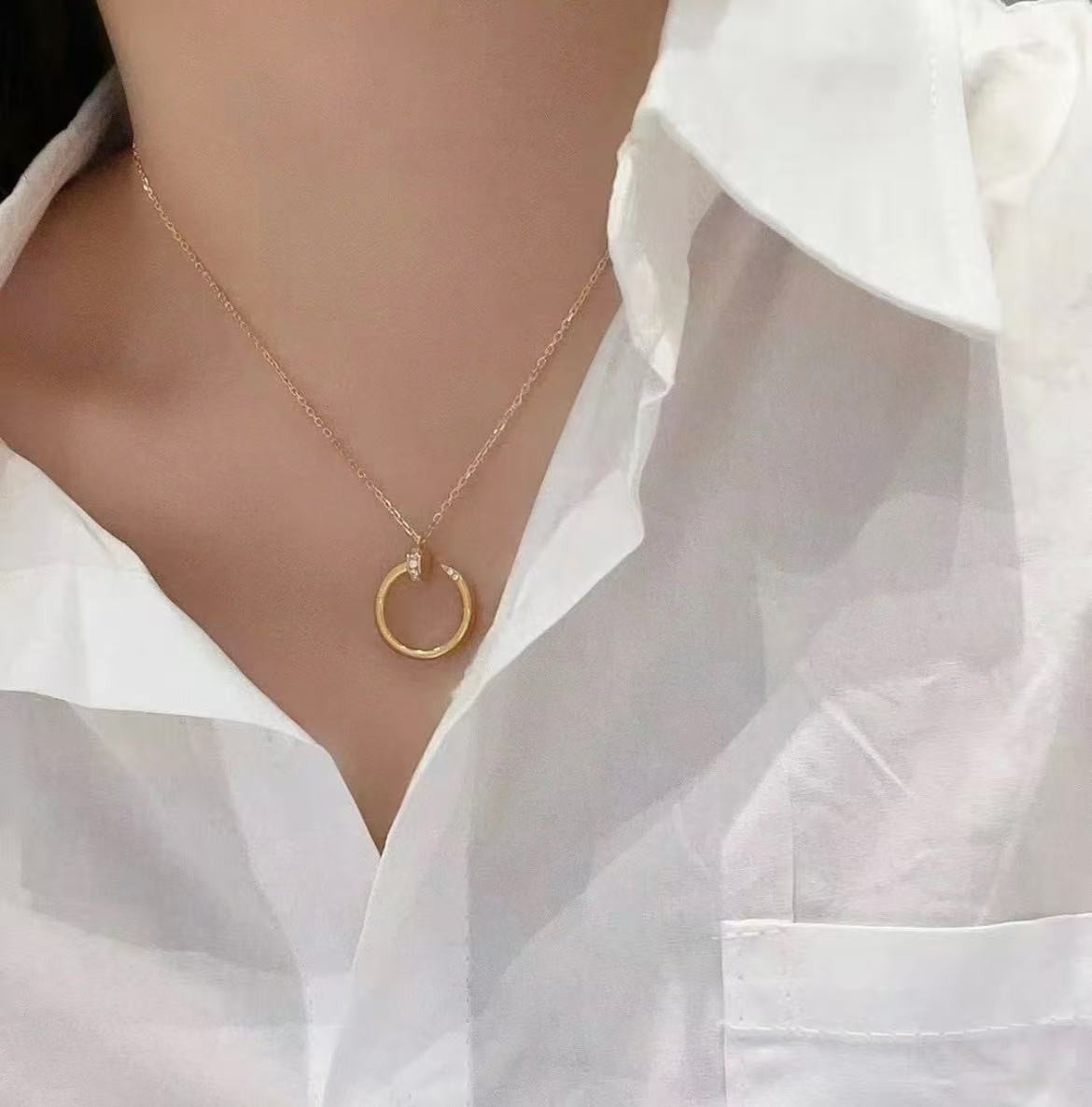 Ca*t1er necklace