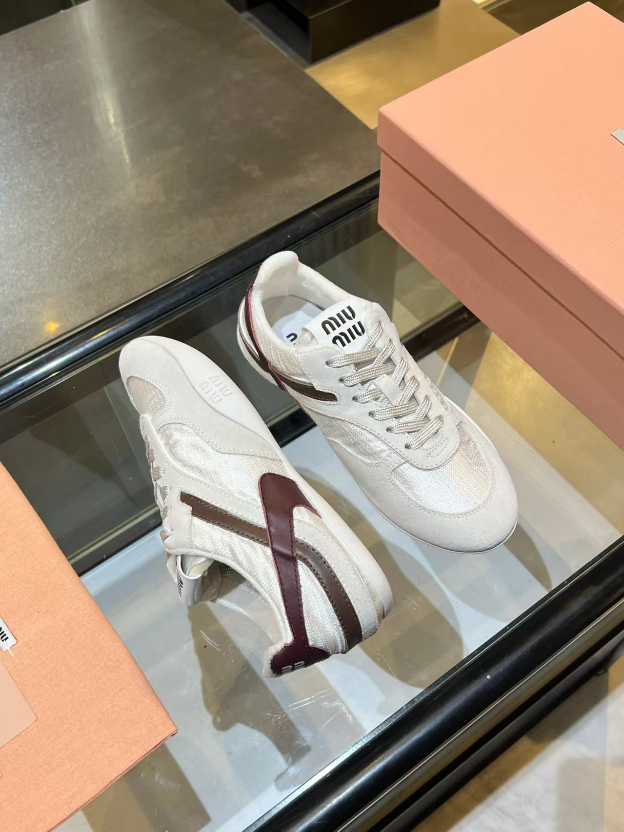 ua M1v M1v gymnasium sneakers
