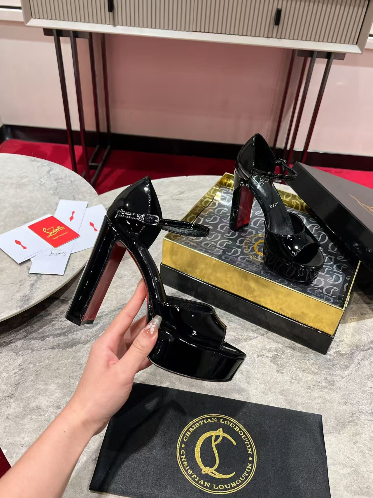 ua Chr1st1an louboutin sandals