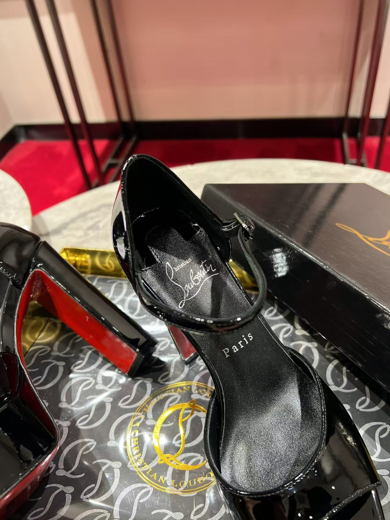 ua Chr1st1an louboutin sandals