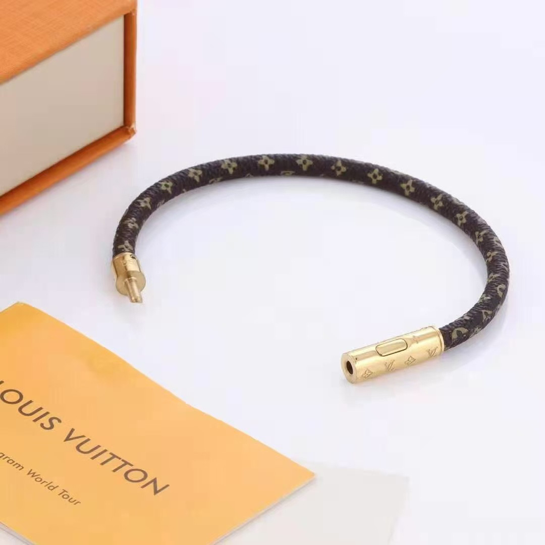 l0vis Vvtt0n bracelet