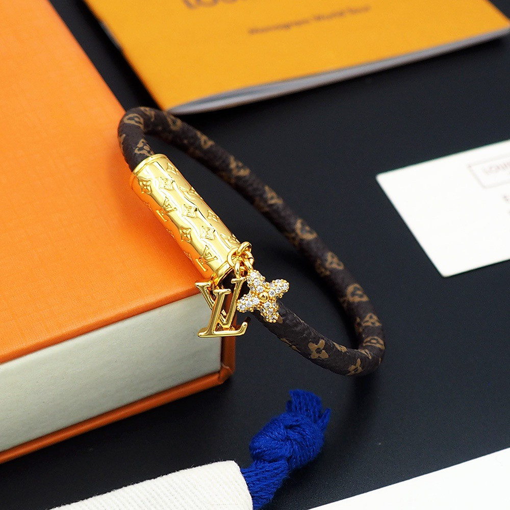 l0vis Vvtt0n bracelet