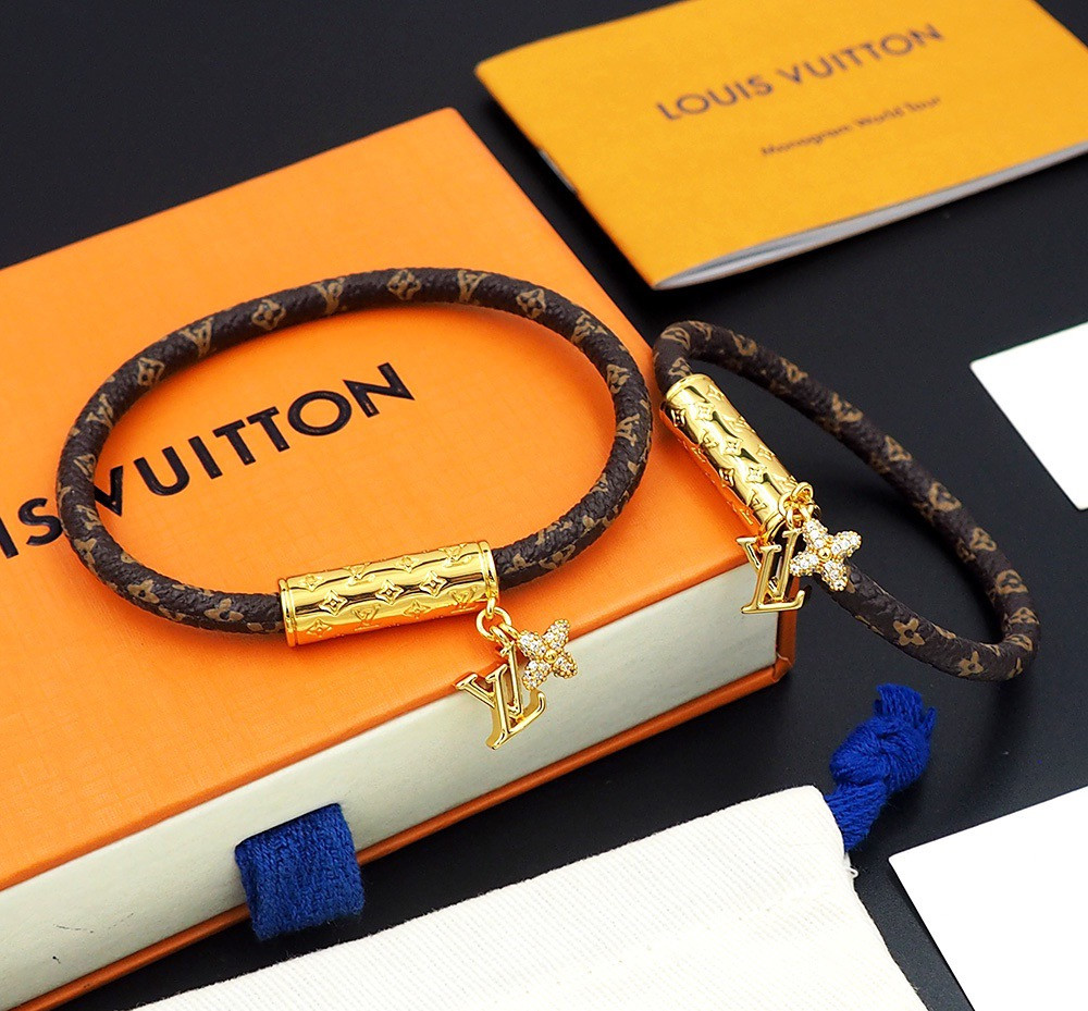 l0vis Vvtt0n bracelet