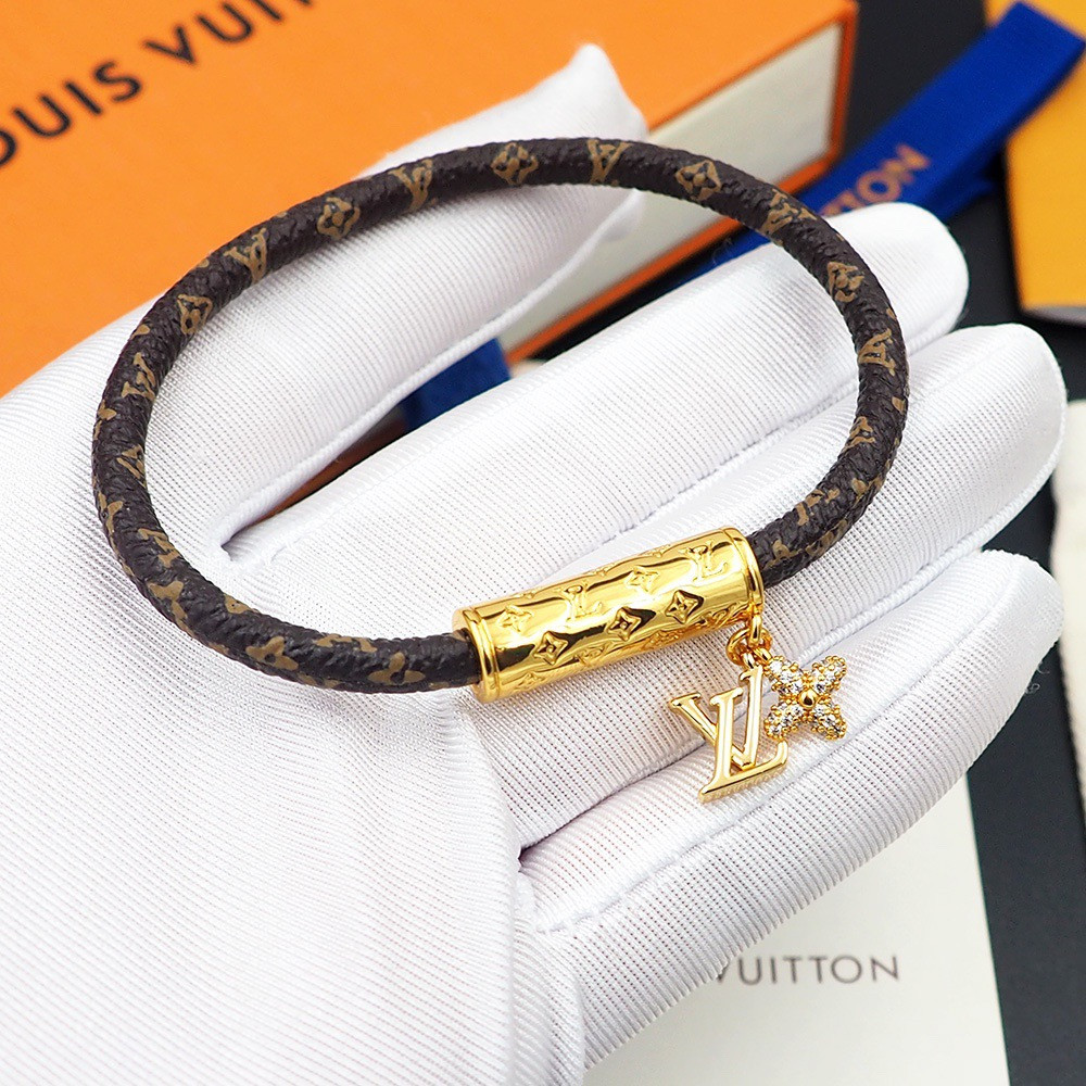 l0vis Vvtt0n bracelet