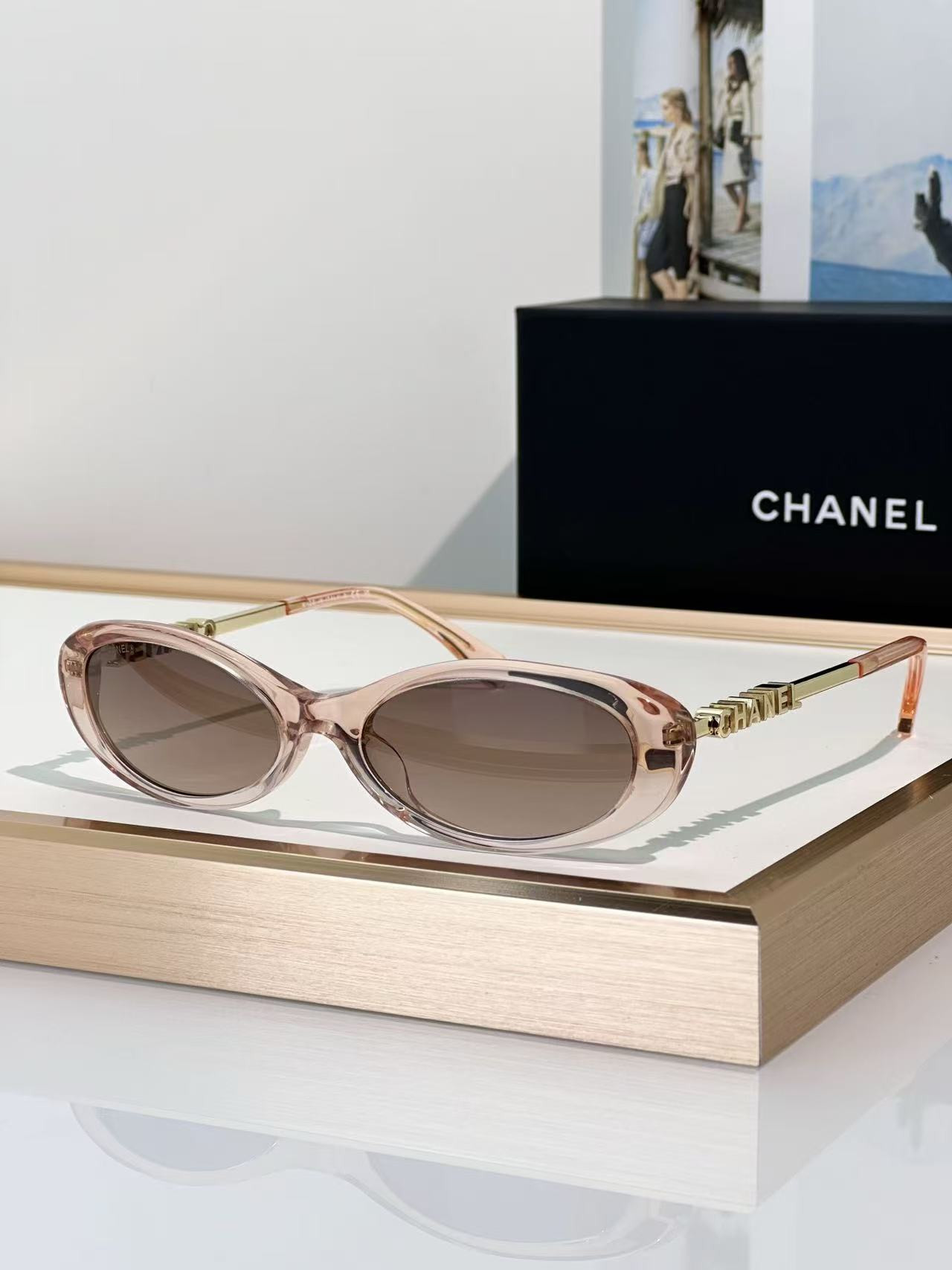 Ch**el glasses