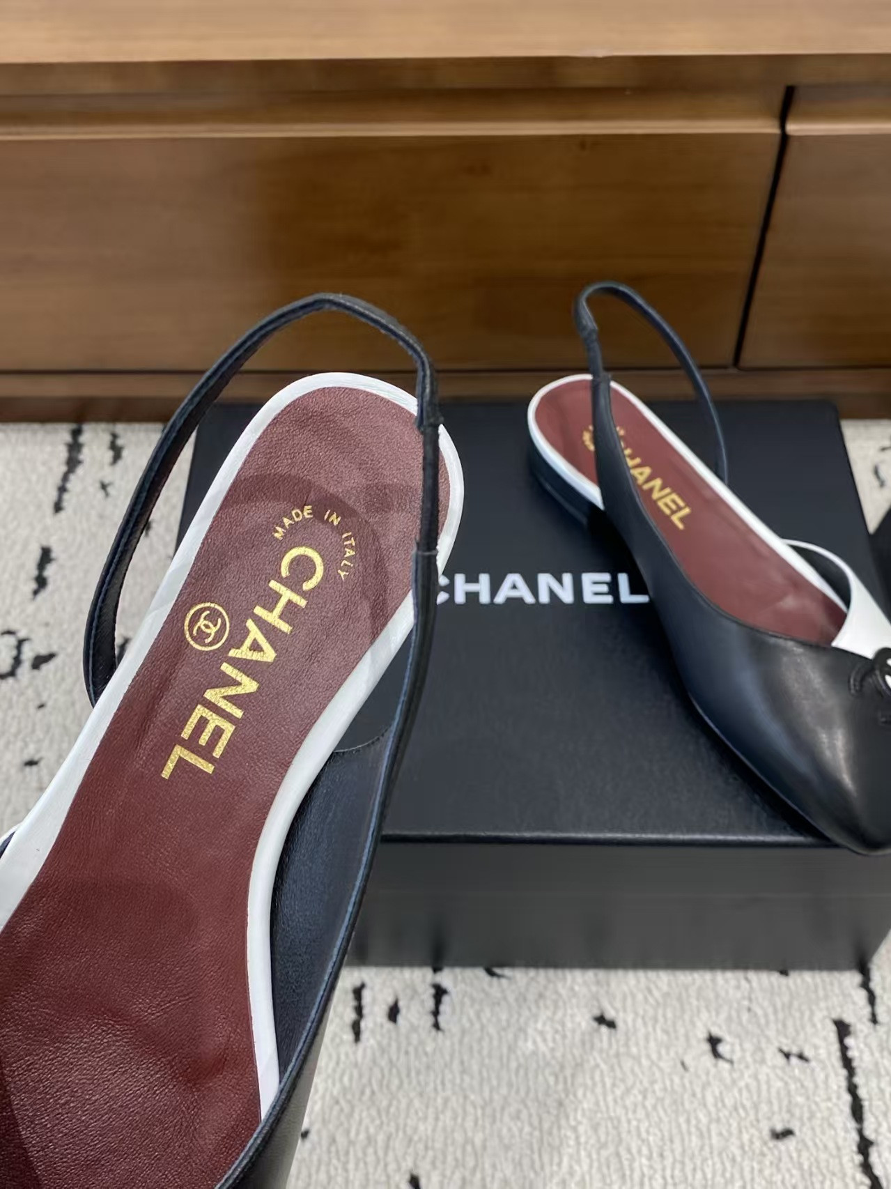 ua Ch**el slingback flats