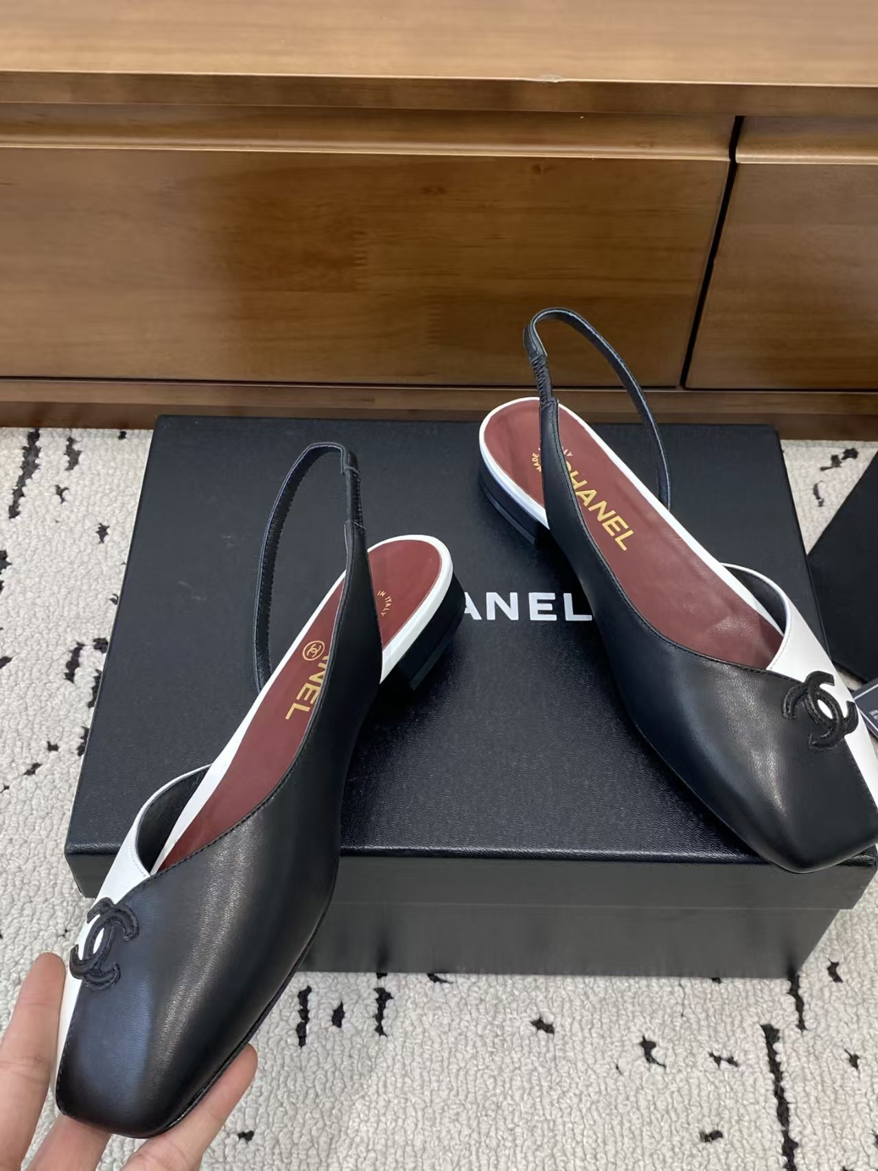 ua Ch**el slingback flats