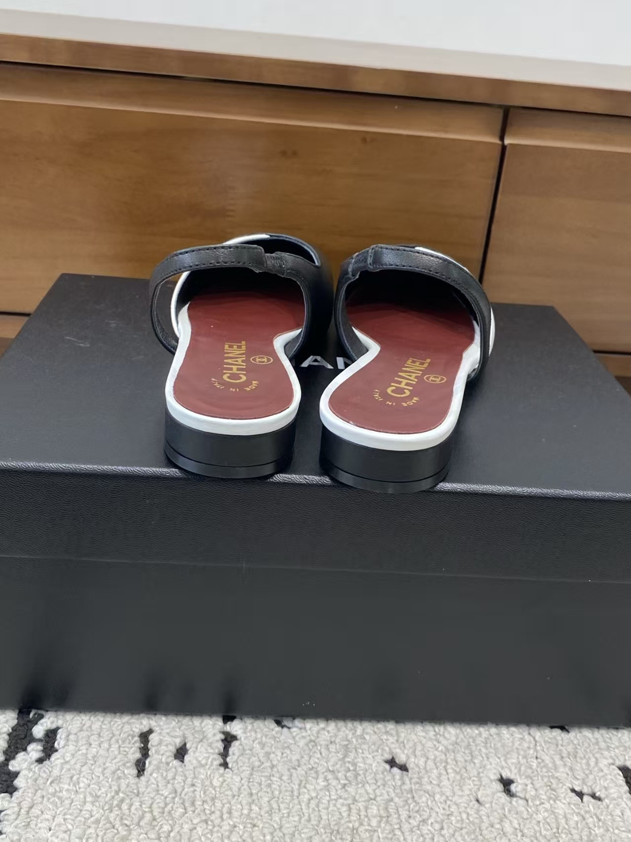 ua Ch**el slingback flats