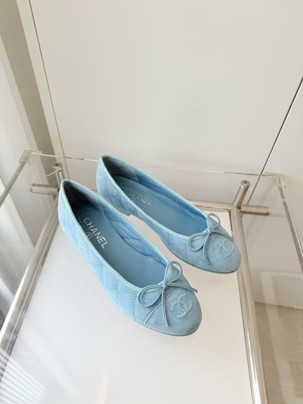 ua Ch**el ballet flats