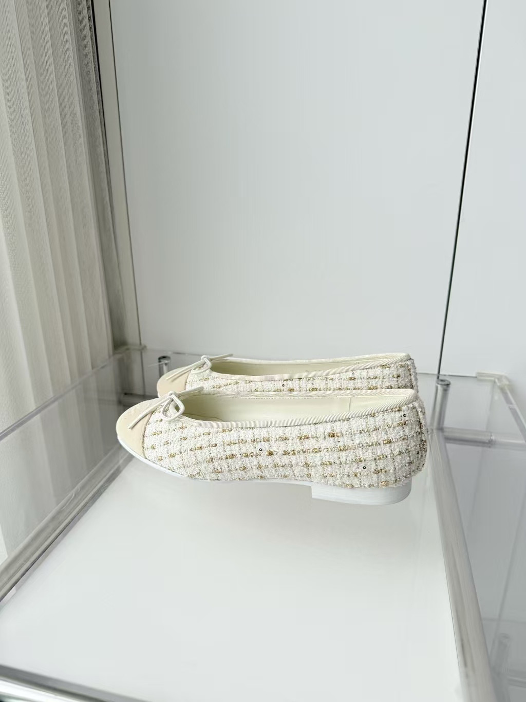 ua Ch**el ballet flats