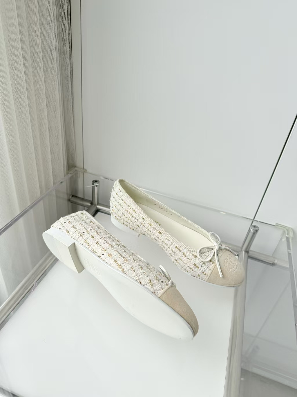ua Ch**el ballet flats