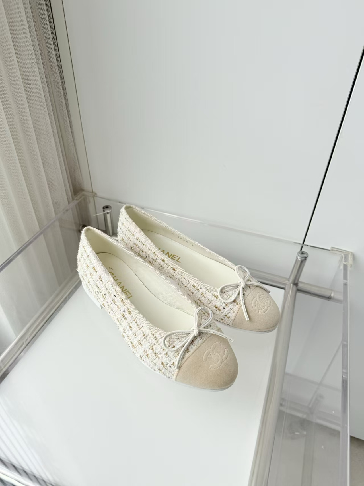 ua Ch**el ballet flats