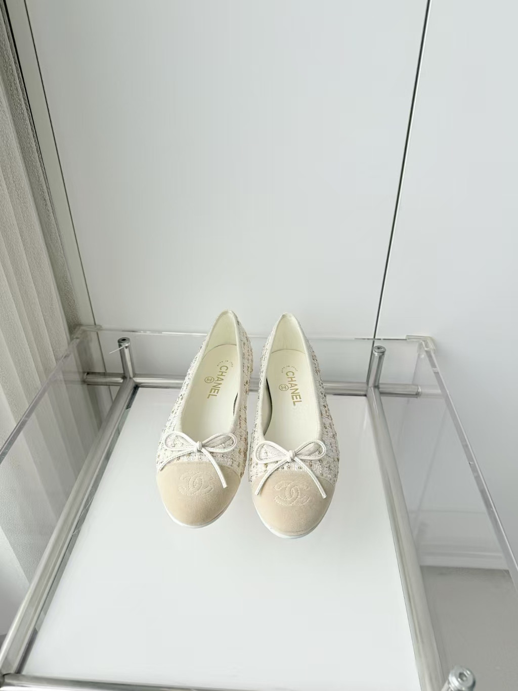 ua Ch**el ballet flats