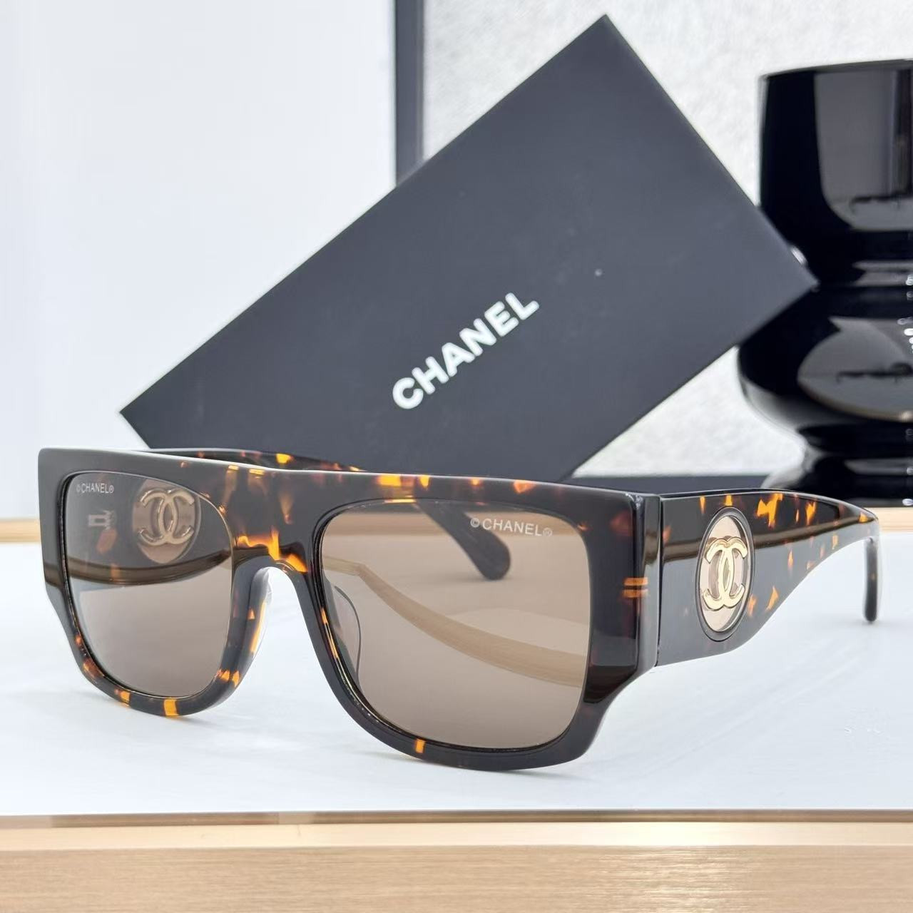Ch**el glasses
