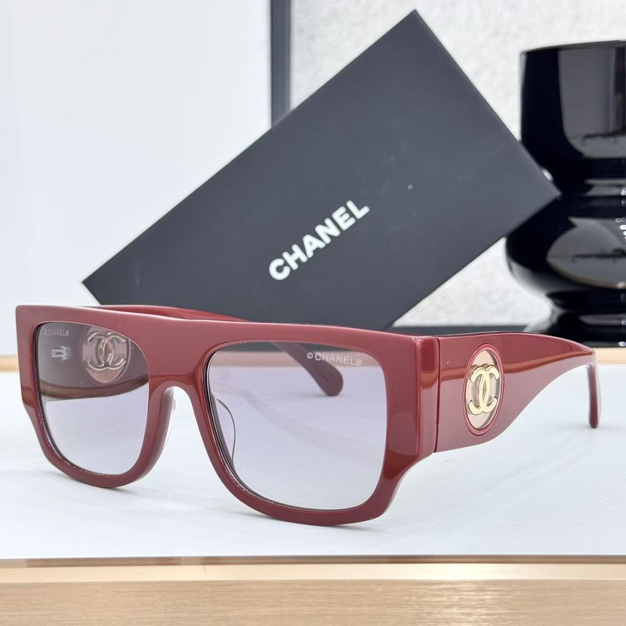 Ch**el glasses