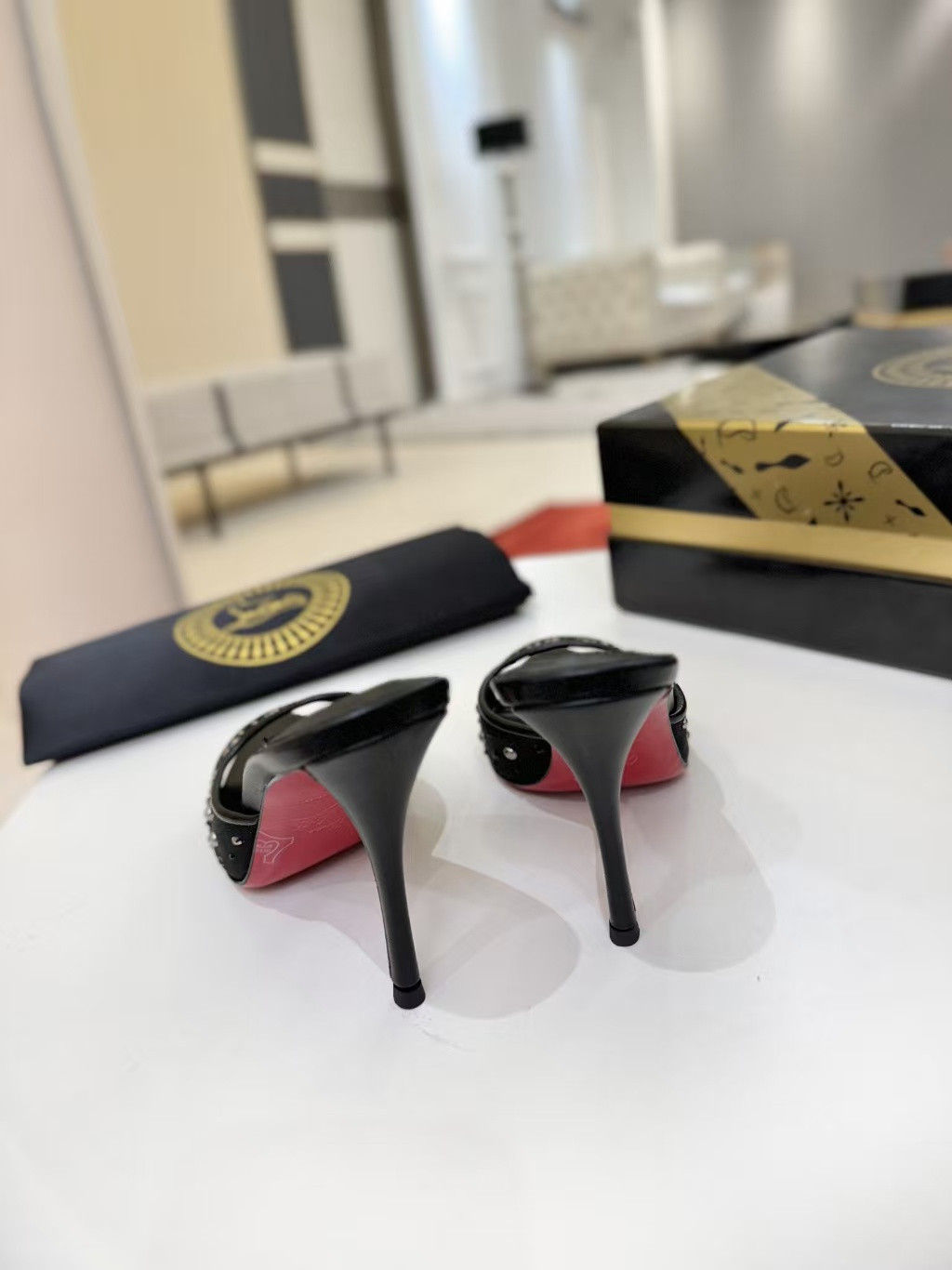 ua Chr1st1an louboutin miss z mule
