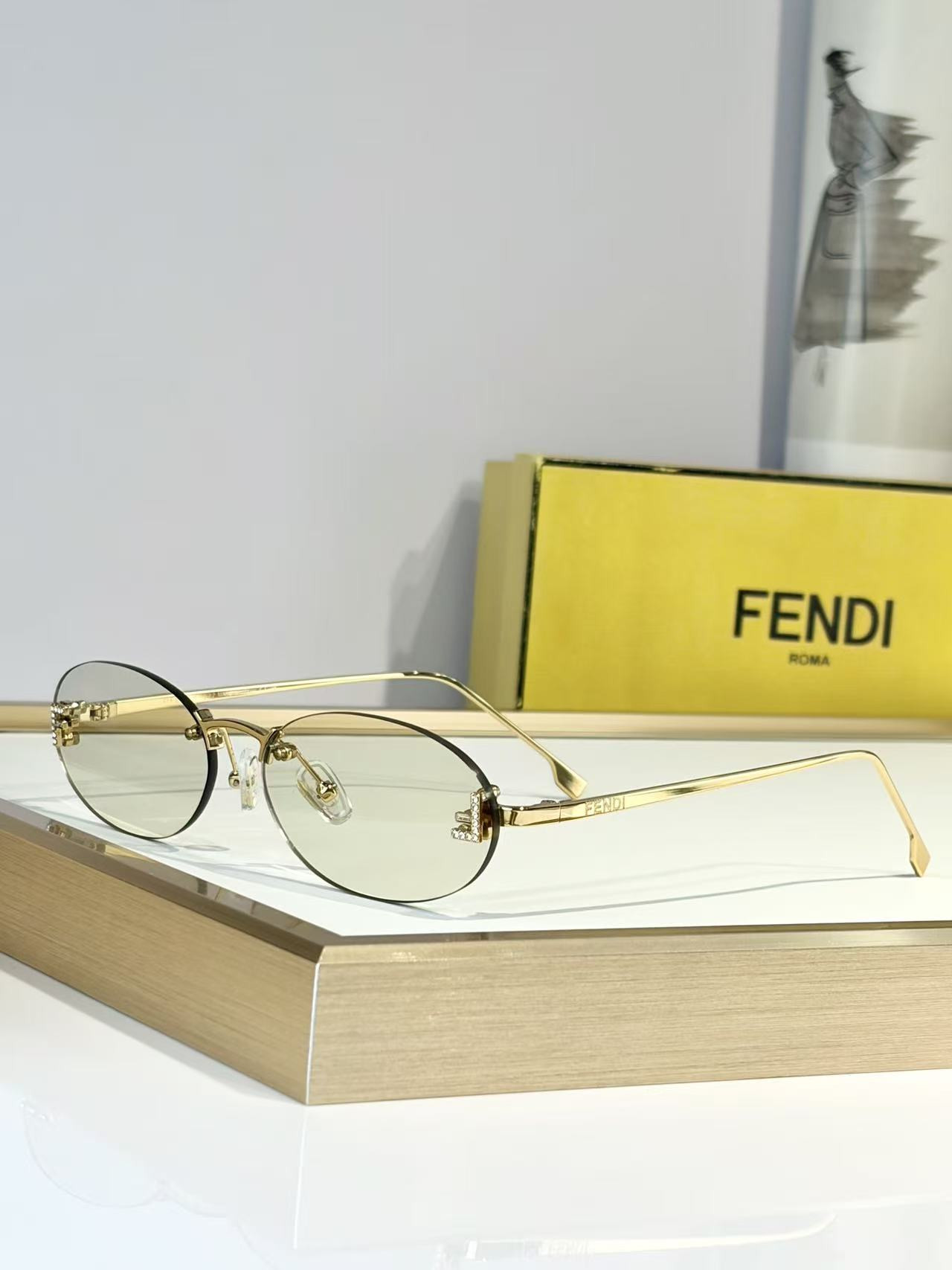 F**di glasses