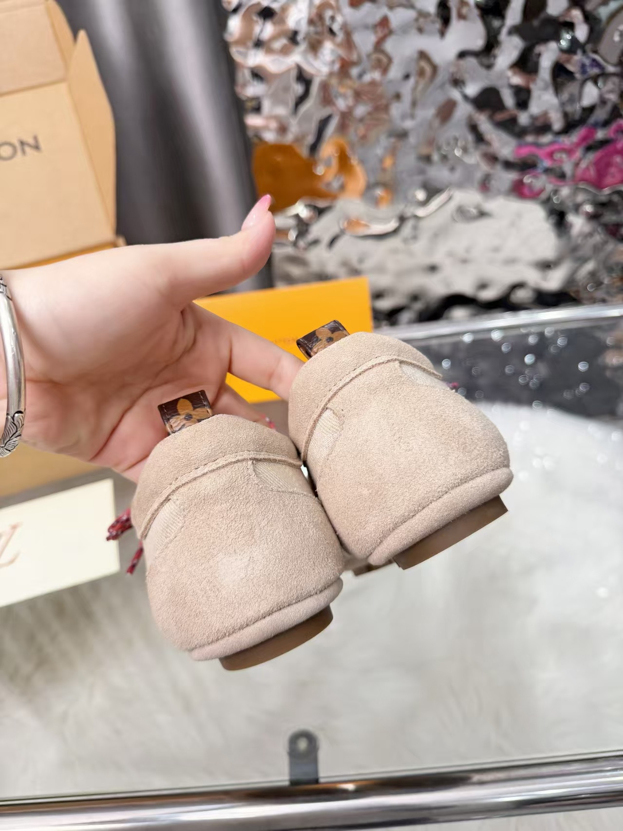 UA LV Sneaker