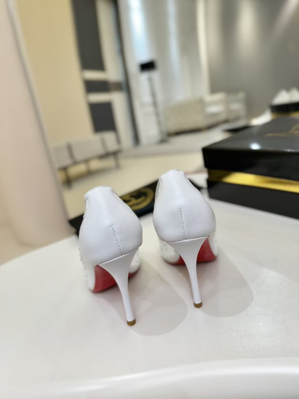 ua Chr1st1an louboutin miss z degrastrass perla pumps