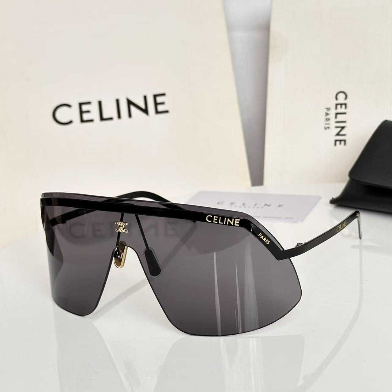 Ce1i*e glasses