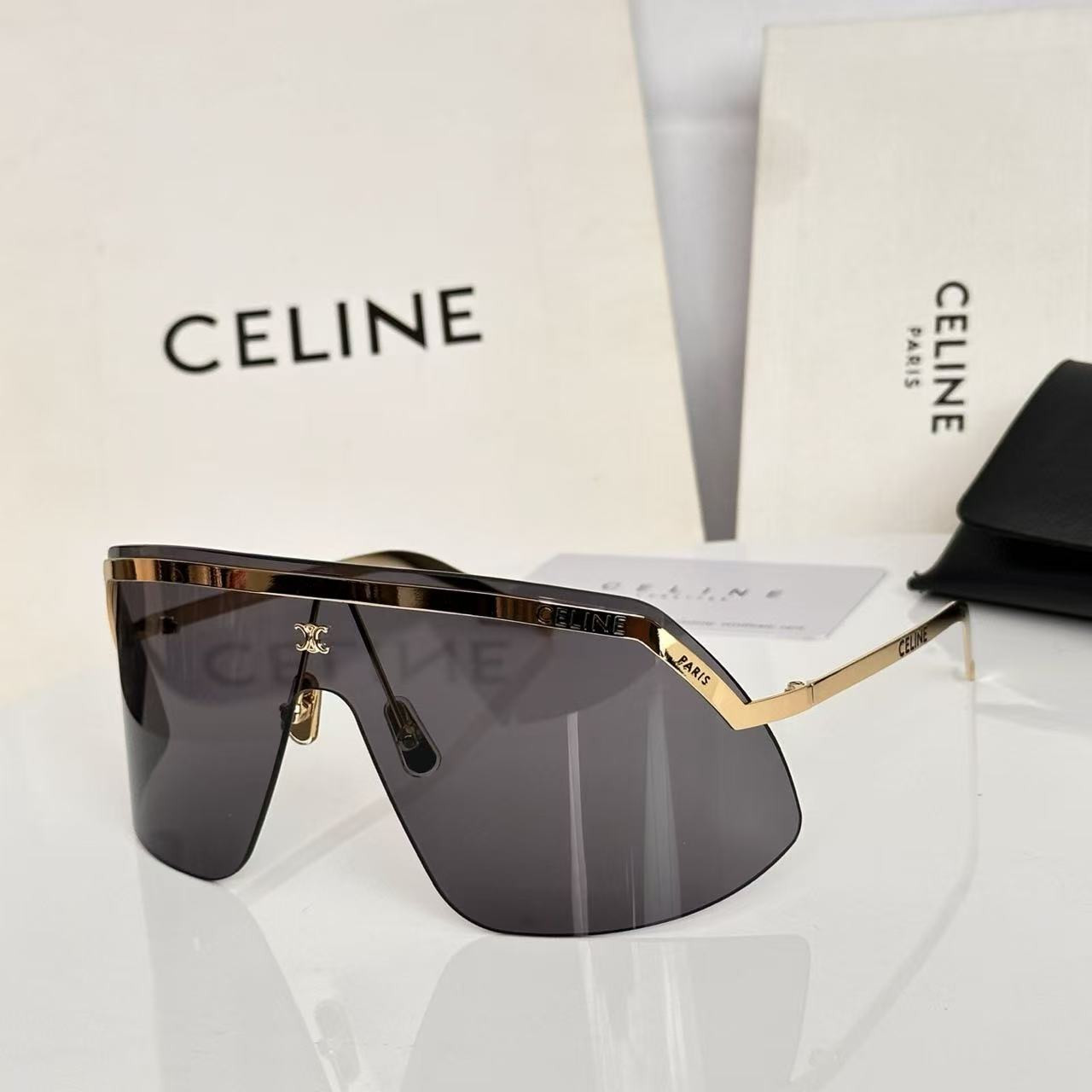 Ce1i*e glasses
