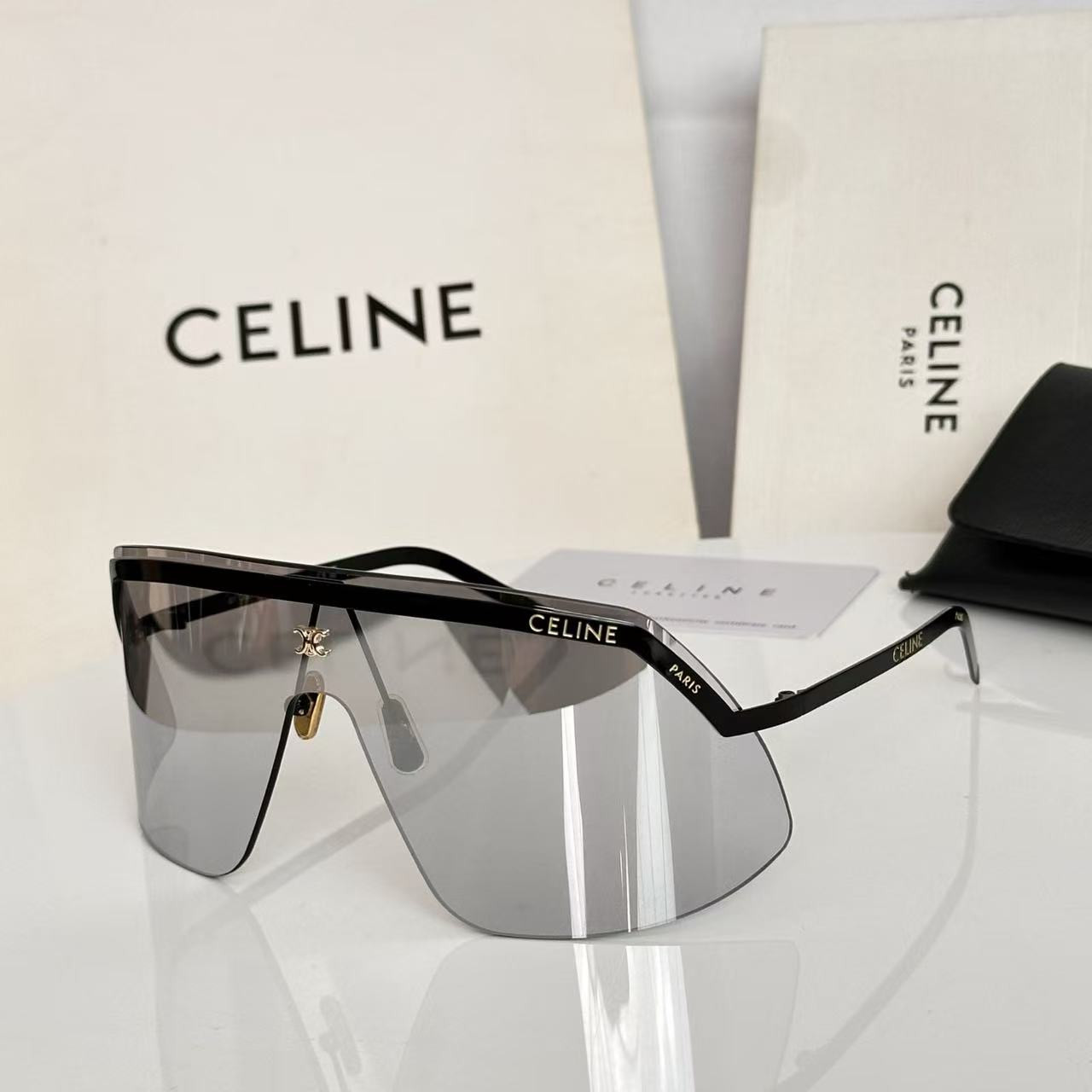 Ce1i*e glasses