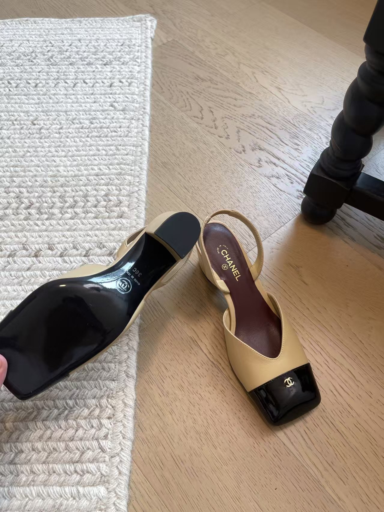 ua Ch**el slingbacks