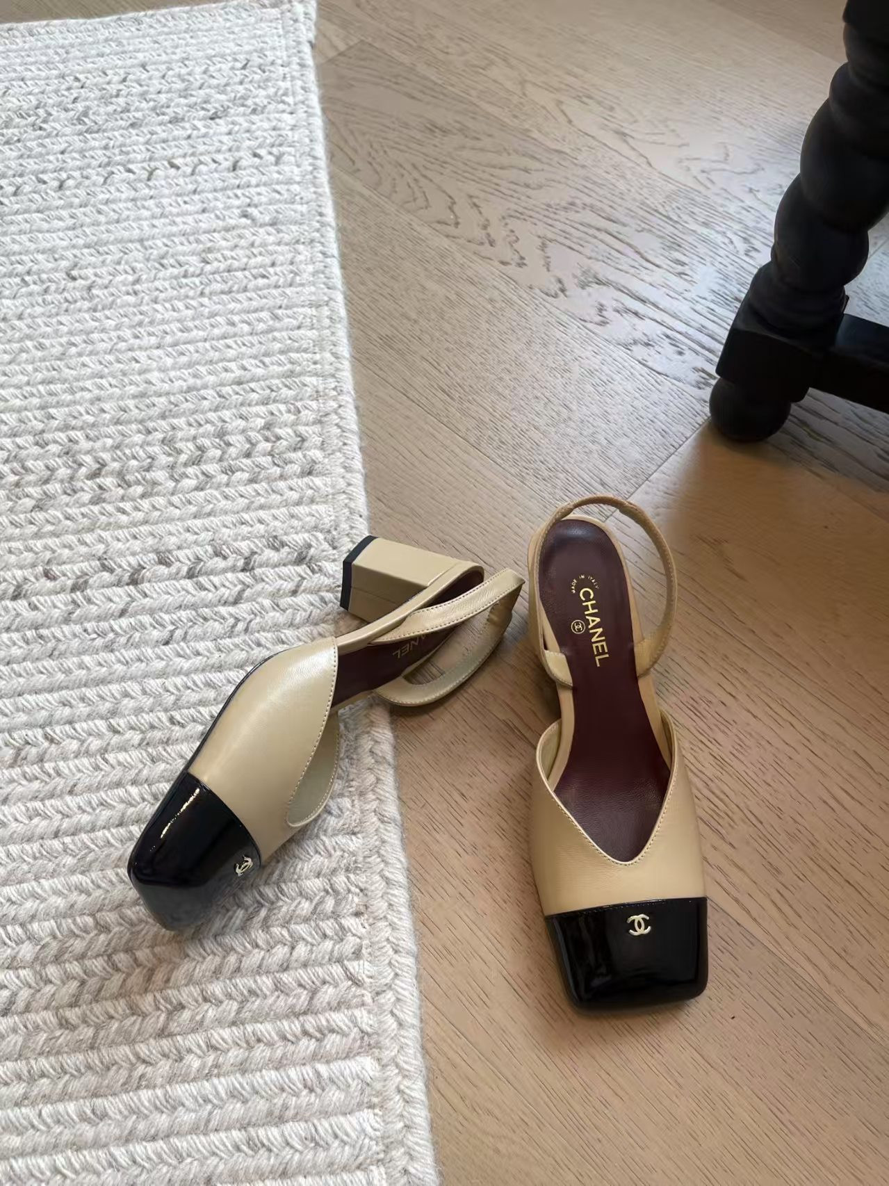 ua Ch**el slingbacks