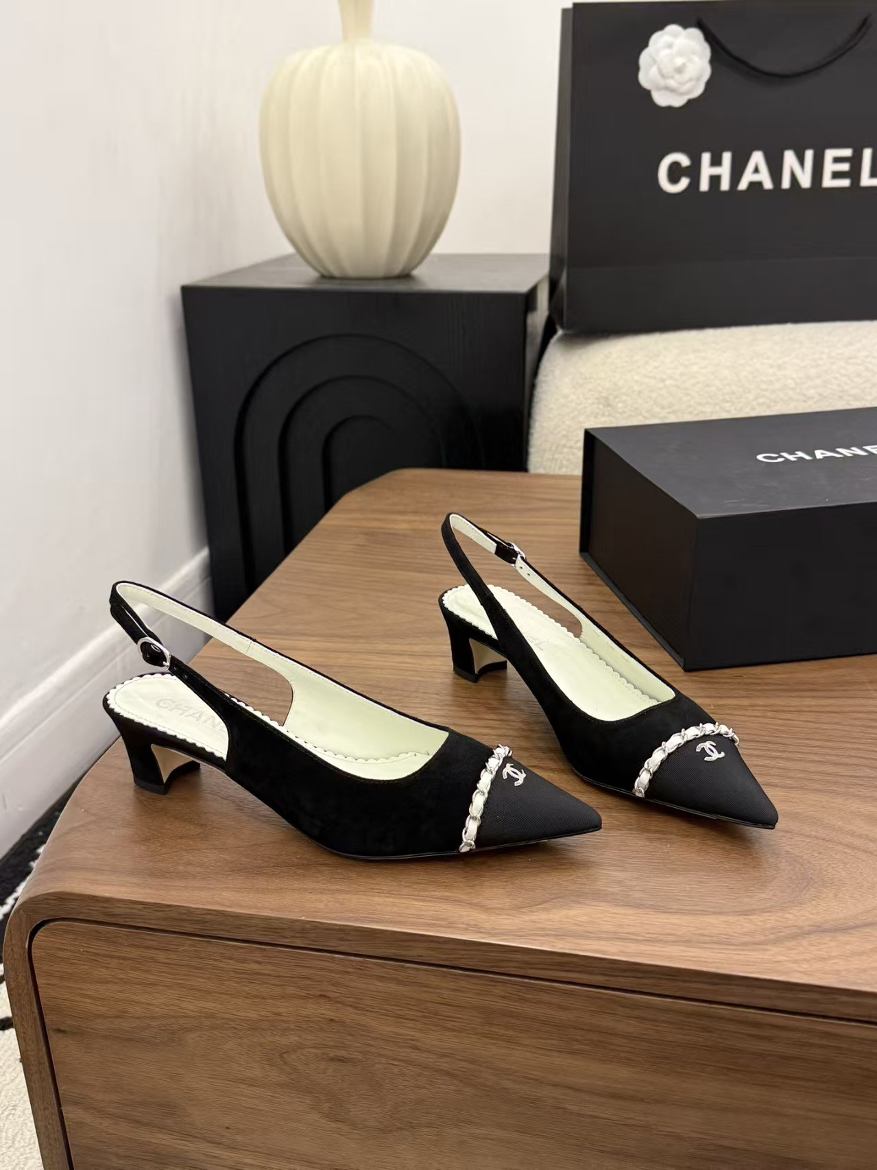 ua Ch**el slingbacks