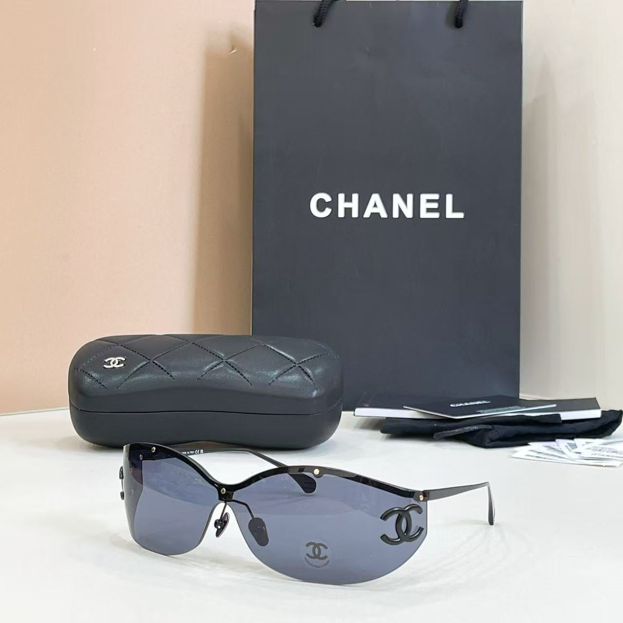 Ch**el glasses
