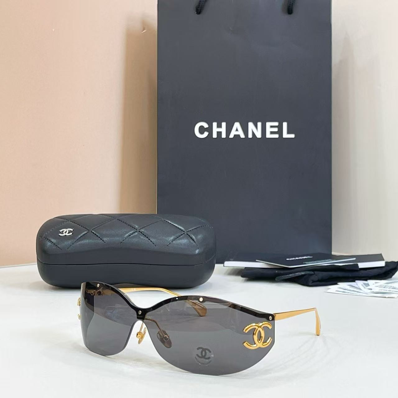 Ch**el glasses