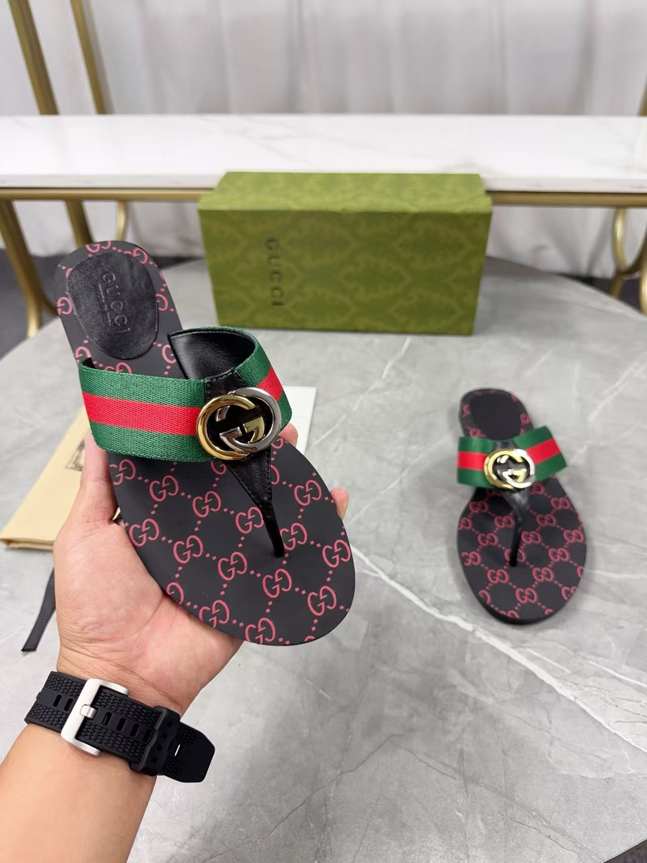 ua Gvc*1 sandal