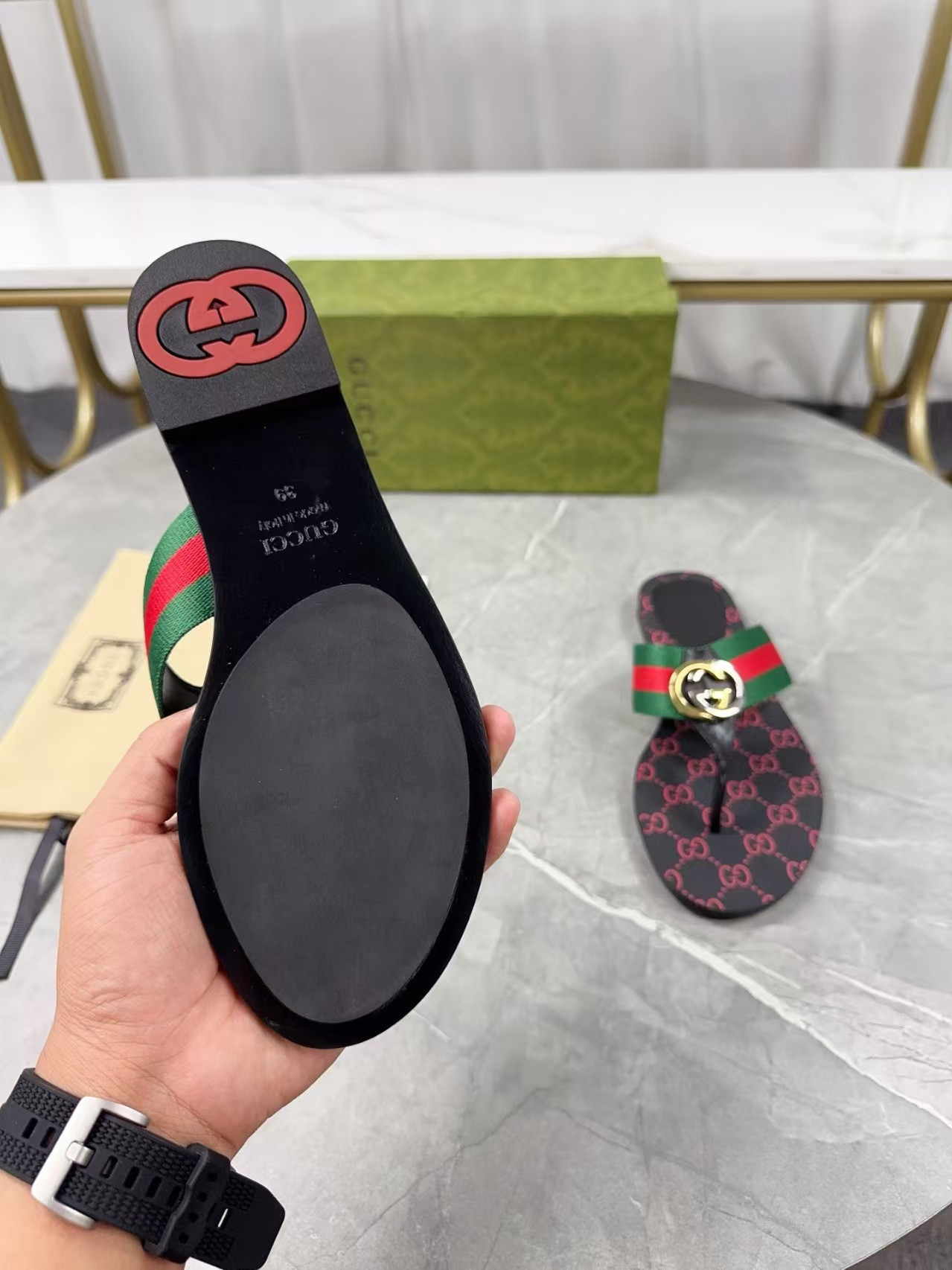ua Gvc*1 sandal