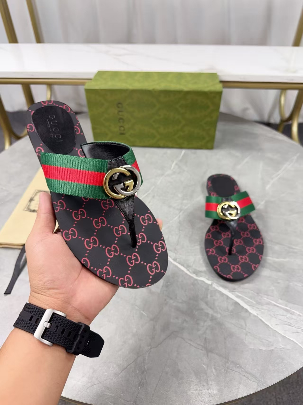 ua Gvc*1 sandal