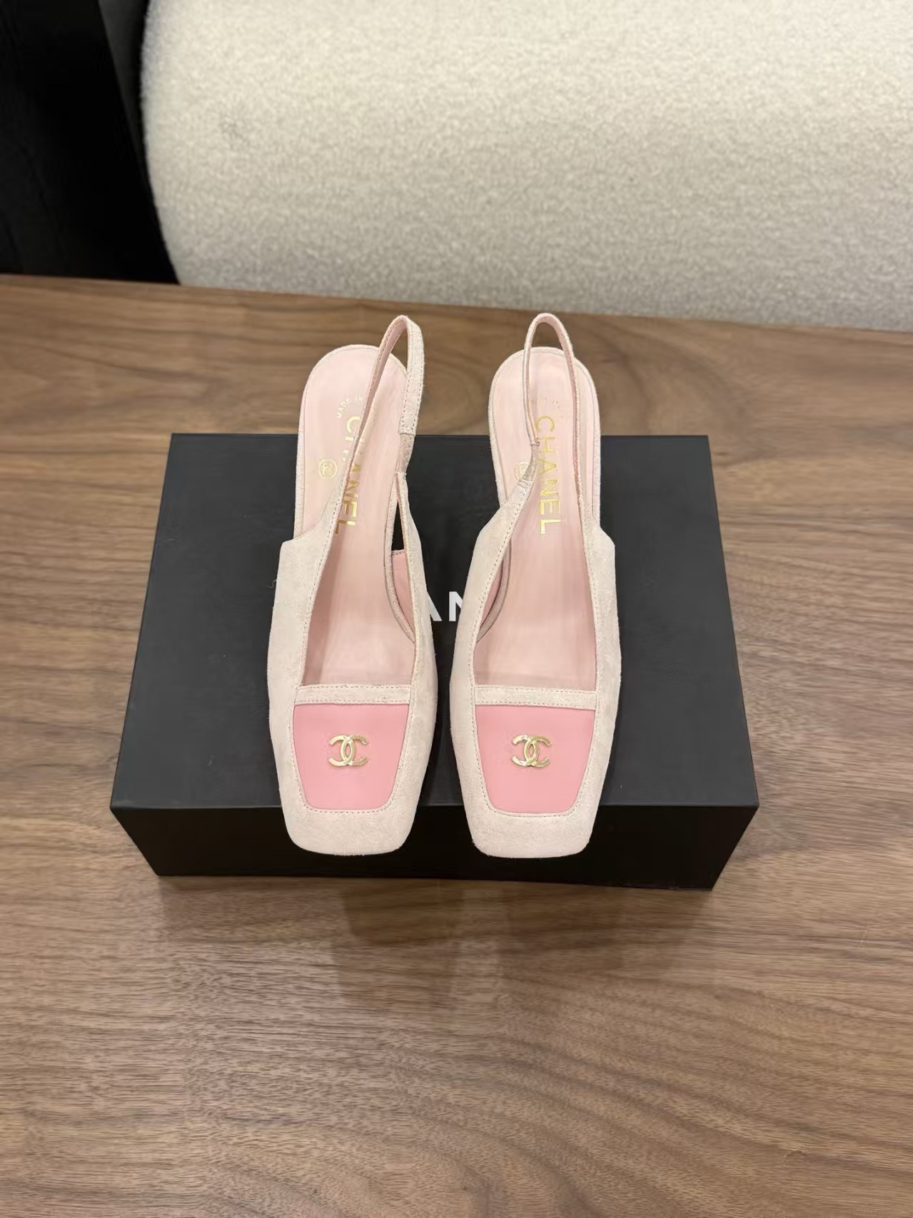 ua Ch**el slingbacks