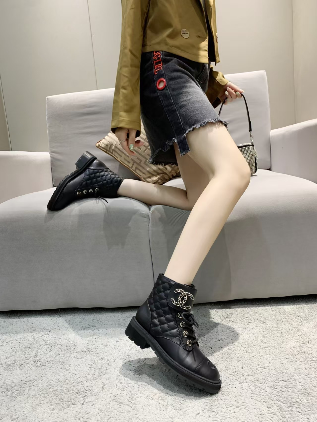 ua Ch**el boot