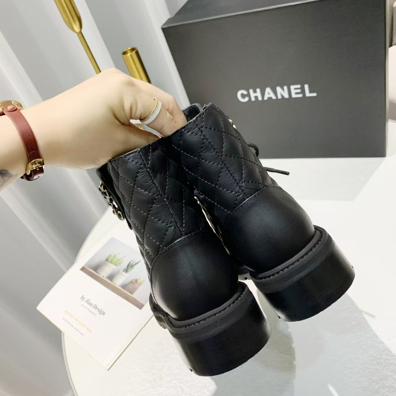ua Ch**el boot