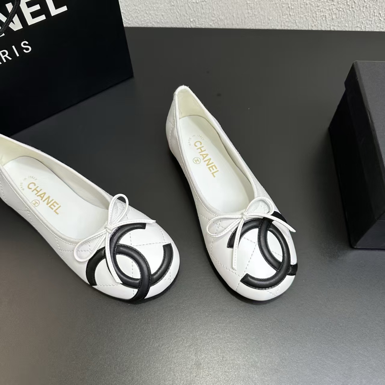 ua Ch**el ballet flat