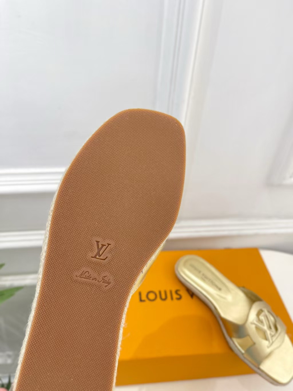 UA LV Flat Mule