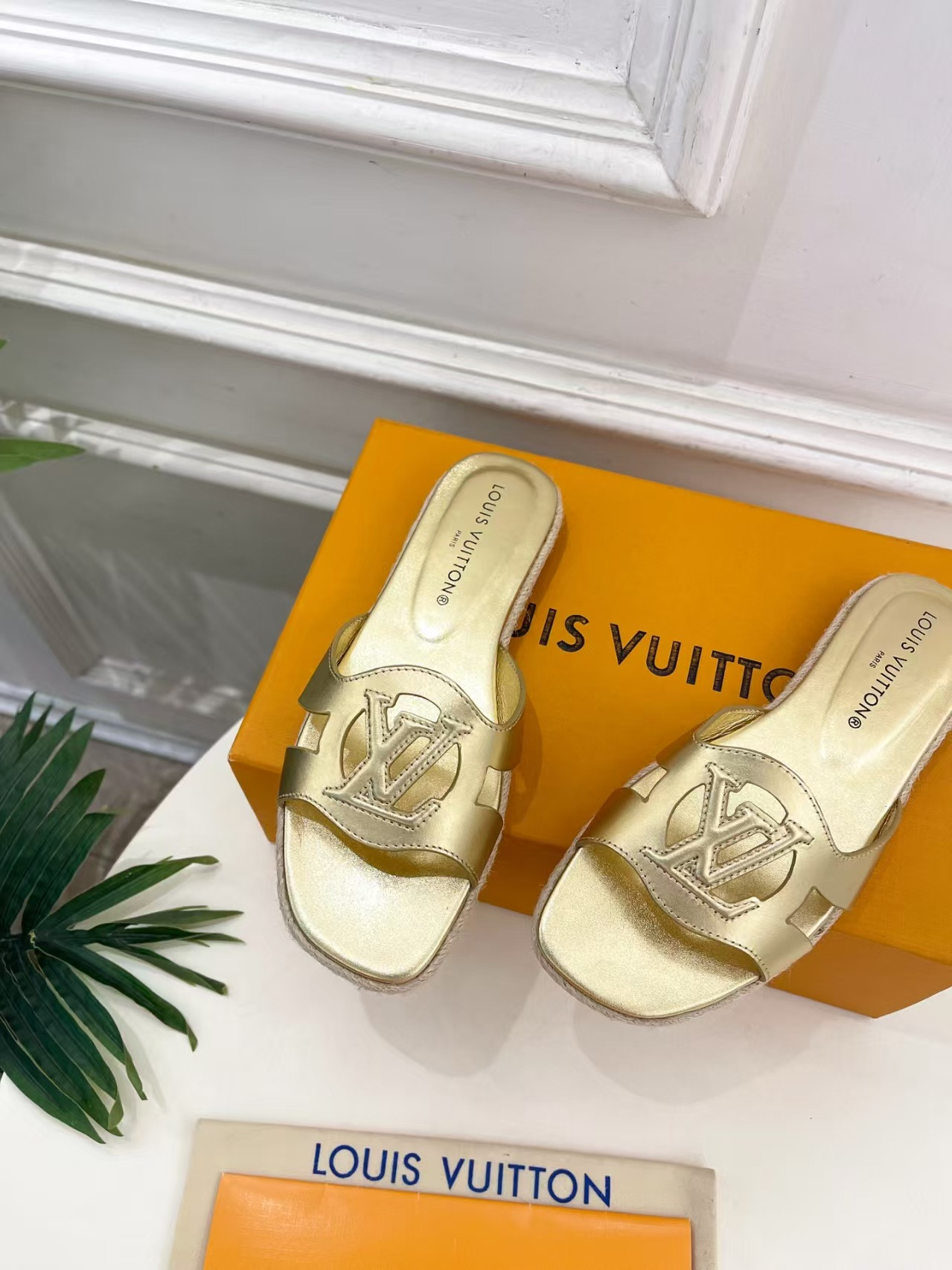 UA LV Flat Mule