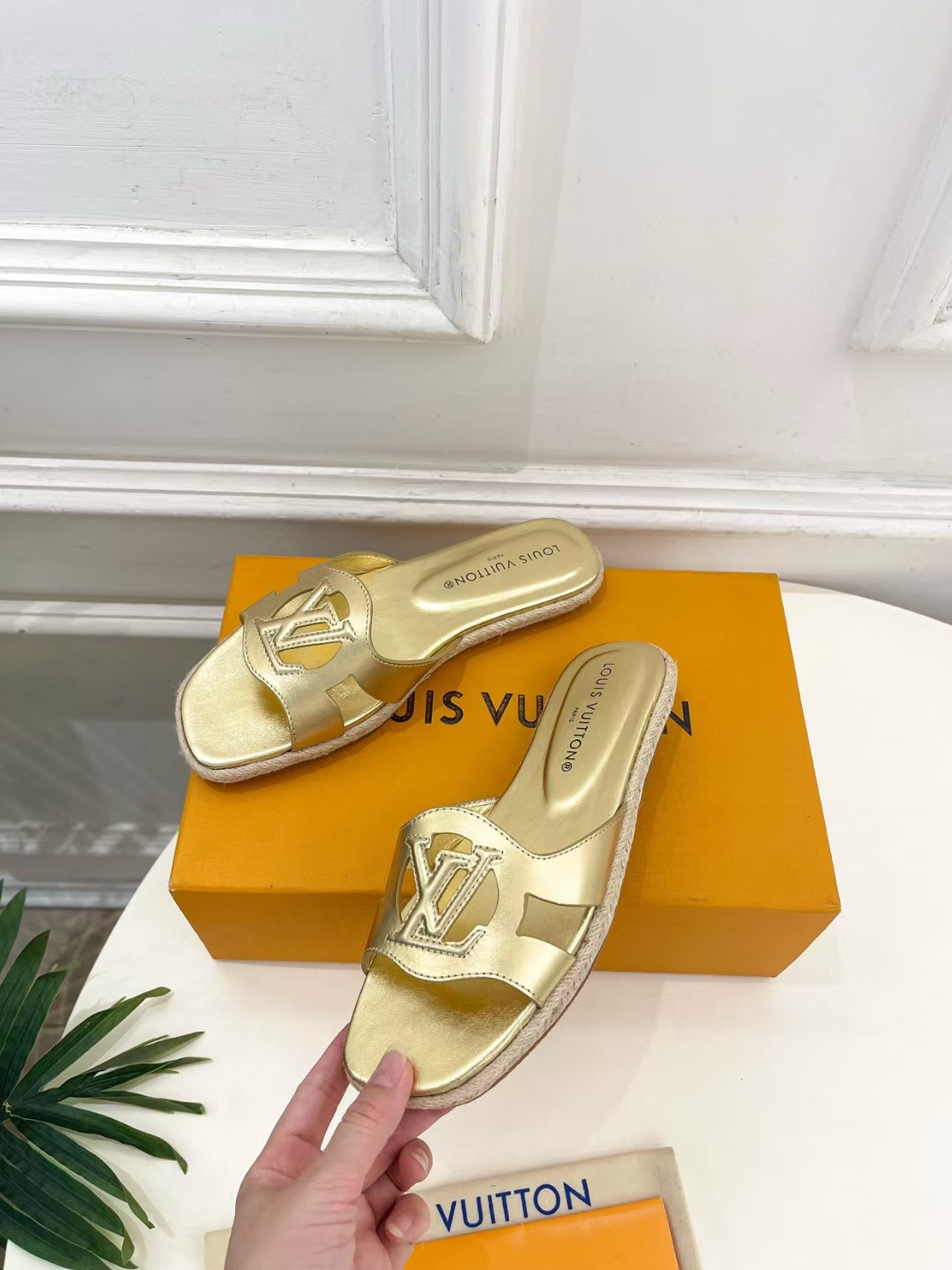 UA LV Flat Mule