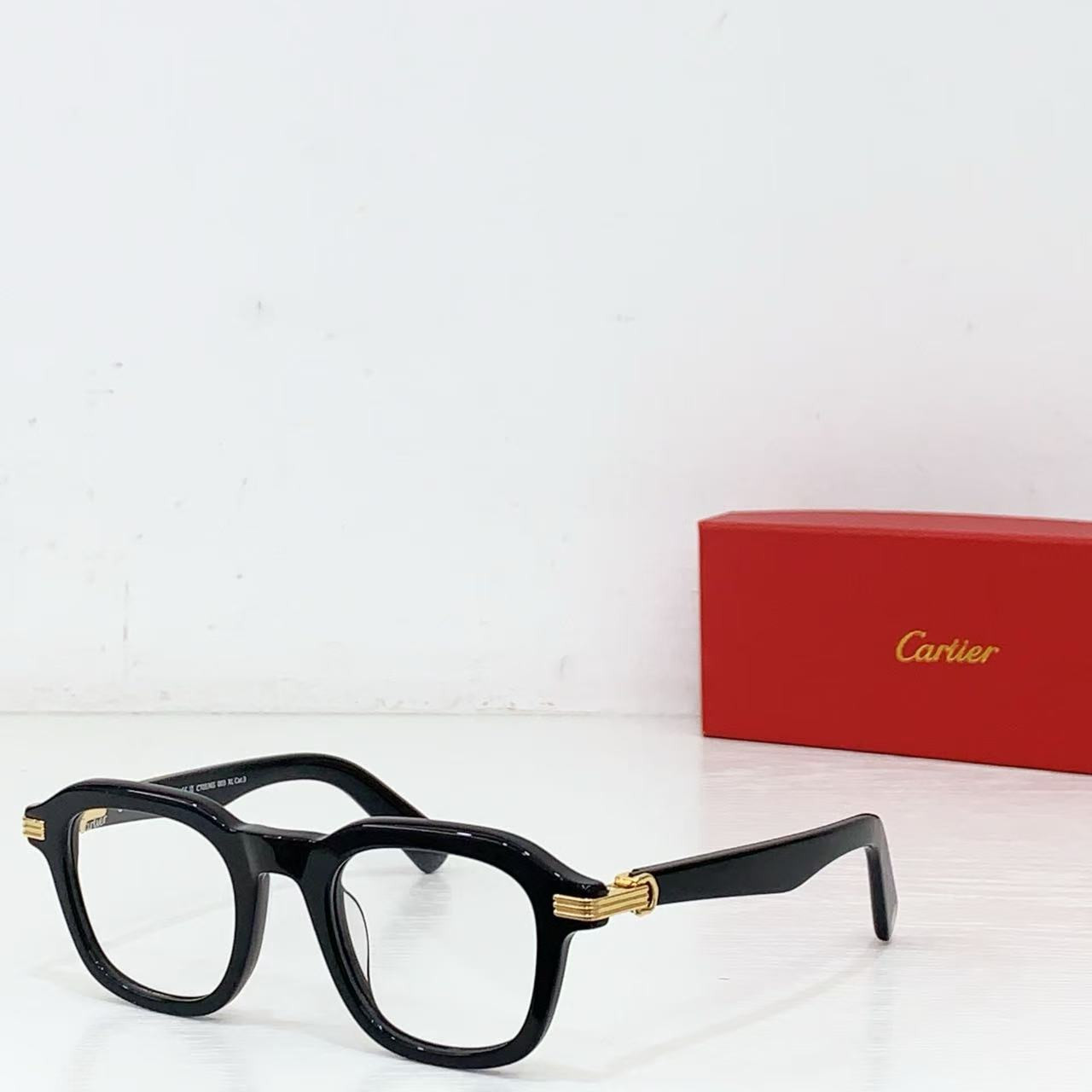 Ca*t1er glasses