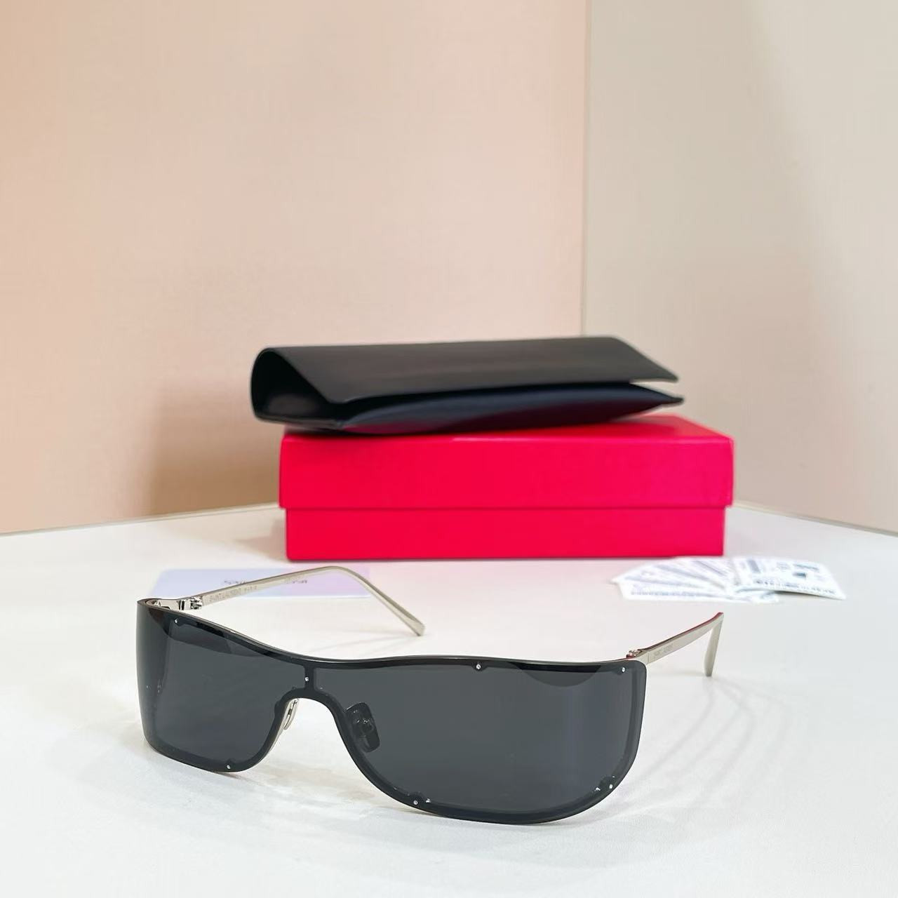 Y51 glasses