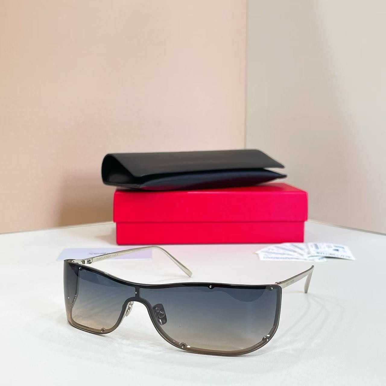 Y51 glasses