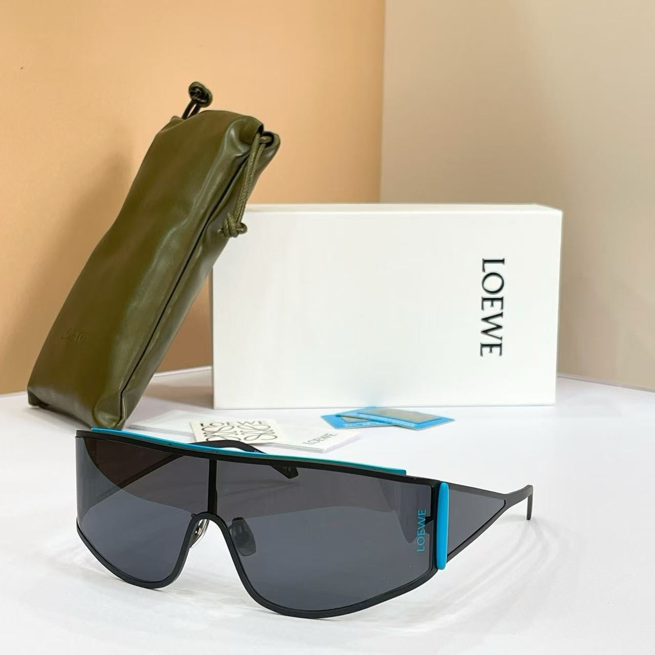 L0ew* glasses