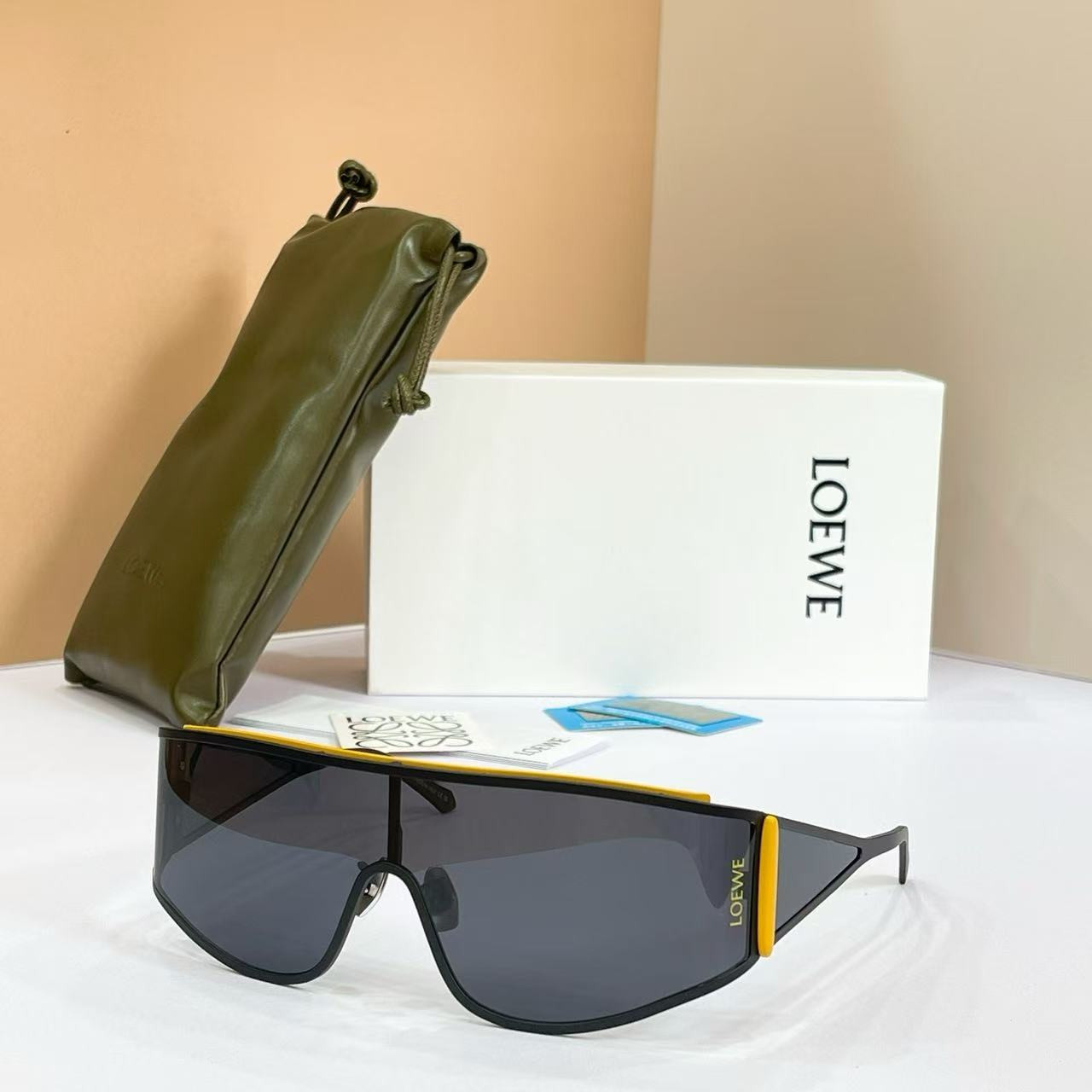 L0ew* glasses
