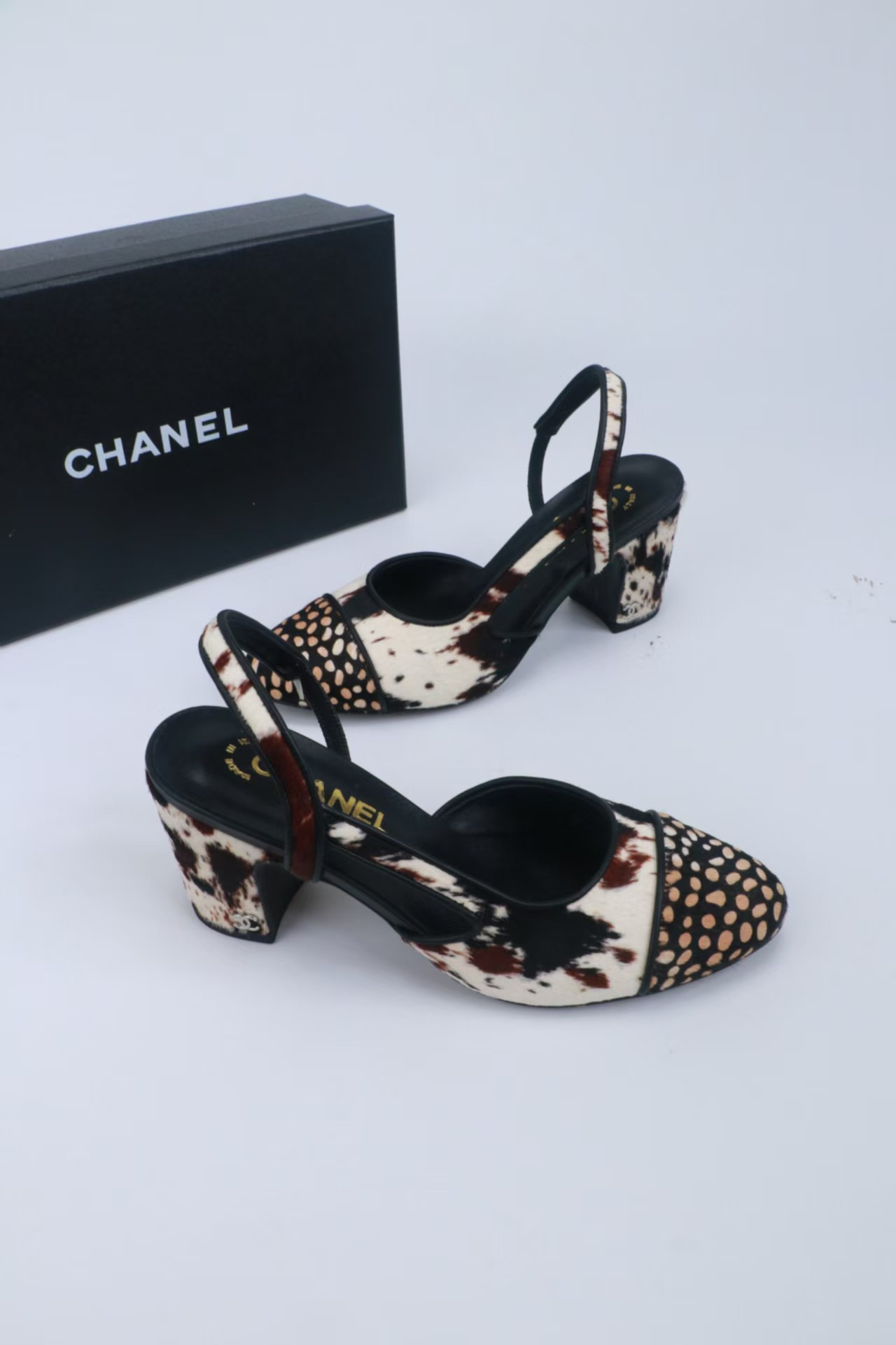 ua Ch**el slingback