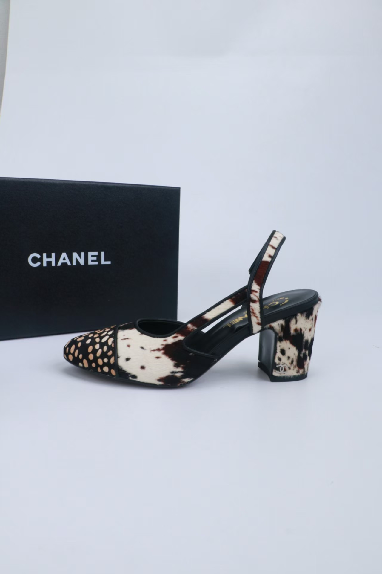 ua Ch**el slingback